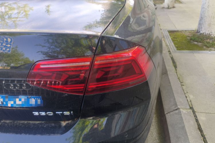 Used Volkswagen Magotan 2020 330TSI DSG Luxury Edition Right Rear Taillight