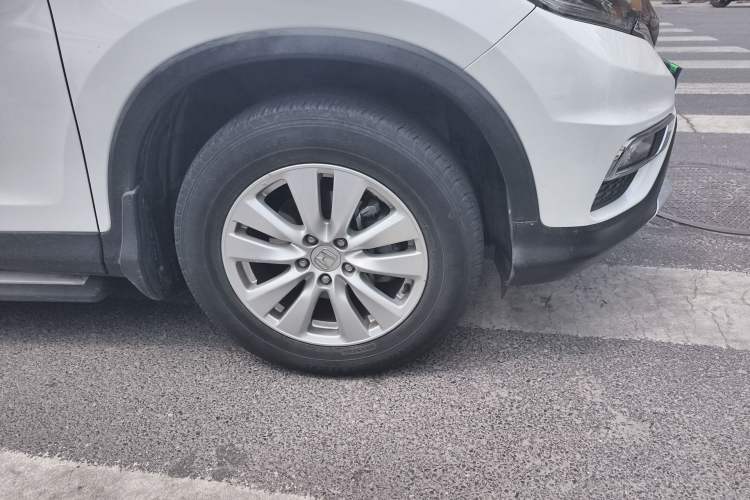 Used Honda CR-V 2016 2.0L two-wheel drive Urban Edition Right Front Wheel Hub