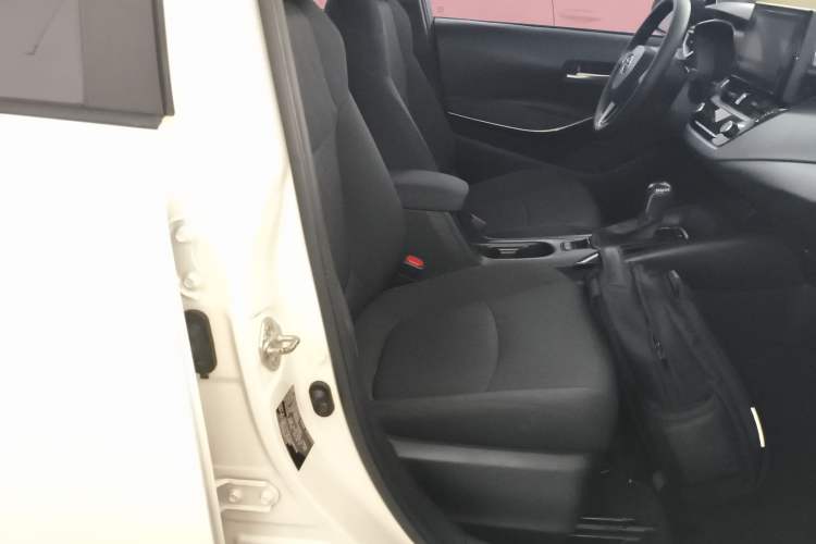 Used Toyota Corolla 2022 Dual-Motor 1.8L E-CVT Pioneer Edition Right Front Seat