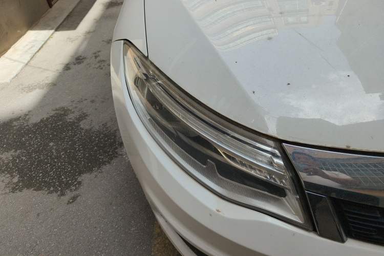 Used Qoros 3 2016 Sedan 1.6L Automatic Zhiyue Model Right Front Headlight