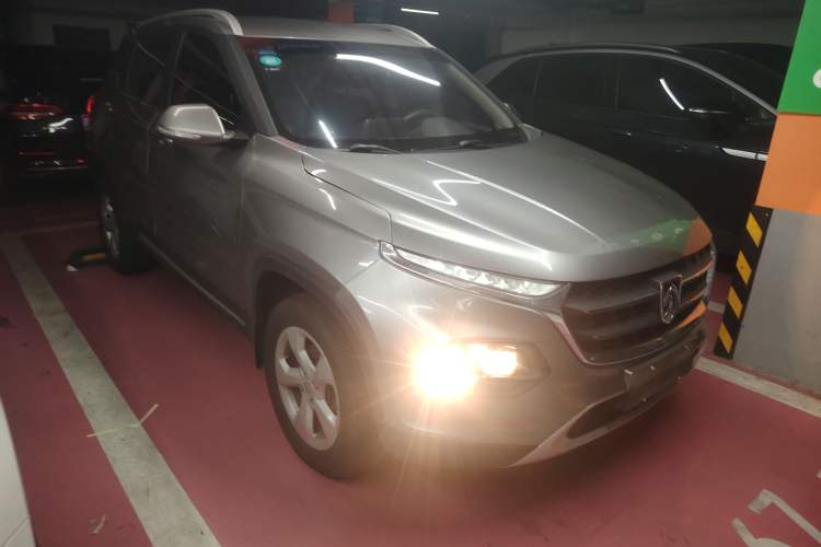 Used Baojun 510 2017 1.5L Manual Fashion Model Front Right 45 Deg
