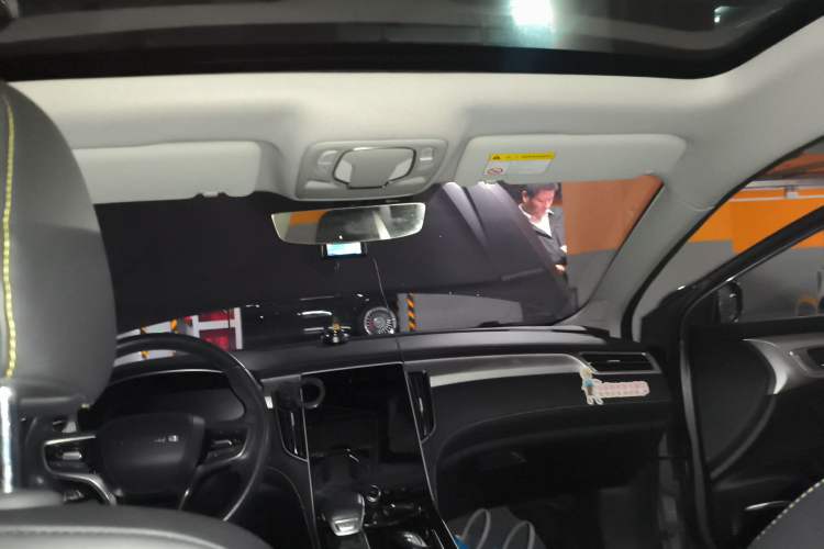 Used Roewe i6 MAX New Energy 2020 1.5T PHEV Cool & Stylish Skyroof Edition Headliner