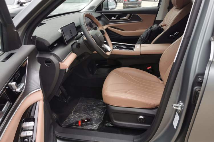 Used Chery Tiggo 8 L 2024 2.0T Two-Wheel Drive Prestige Version 5 Seats