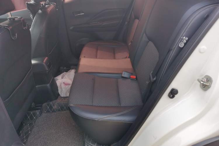 Used Nissan Kicks 2018 1.5L CVT Smart Connect Luxury Edition