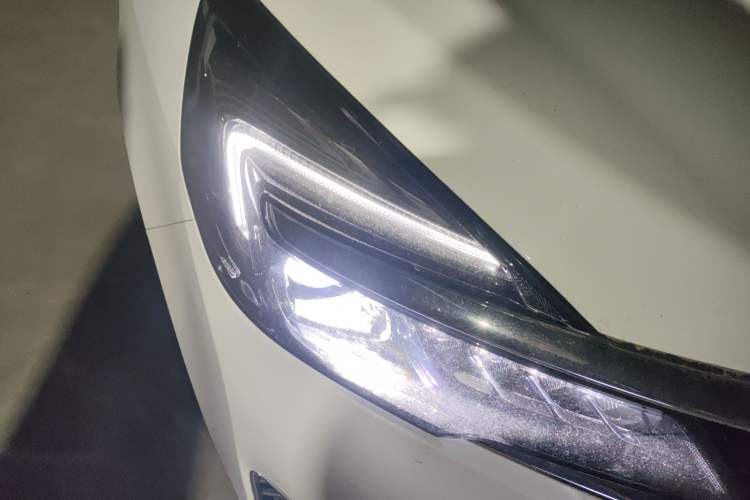 Used Buick GL8 2022 Land Business Class 652T Luxury Model