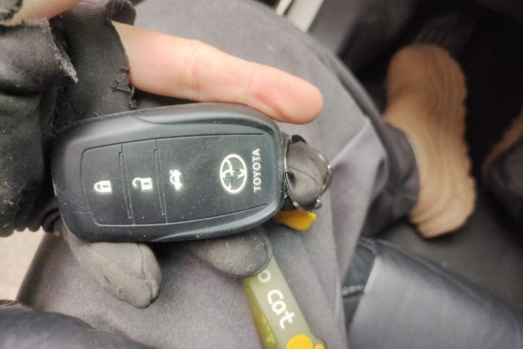 Used Toyota Corolla 2017 Revised Dual-Engine 1.8L E-CVT Leading Edition Vehicle Key