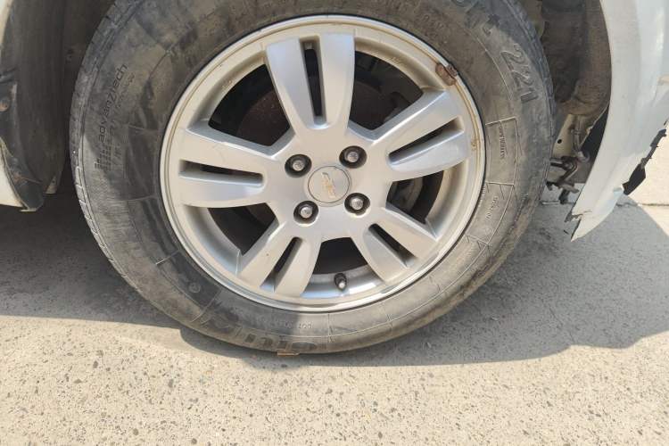 Used Chevrolet Aveo Sonic 2011 Sedan 1.4L MT SL