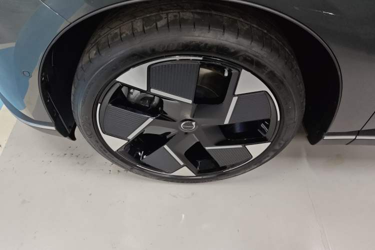 Used Volvo Volvo XC70 Plug-in Hybrid 2026 Model Four-Wheel Drive Long-Range Ultra