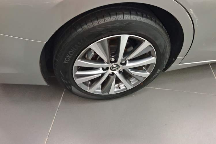 Used Lexus ES 2020 200 Excellence Edition Right Rear Wheel Hub