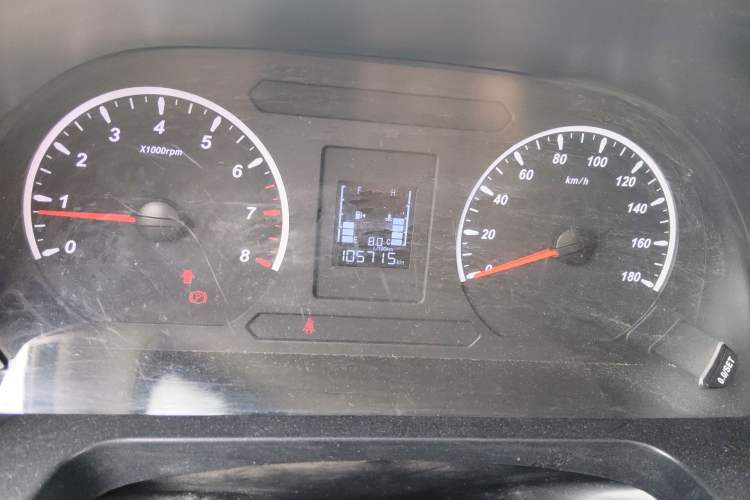 Used FORTHING Lingzhi 2022 M5 1.6L Practical 7-Seater Odometer Close Up