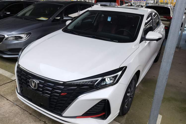 Used CHANGAN Eado 2023 Changan Edition PLUS Blue Whale NE 1.4T GDI DCT Prestige Version