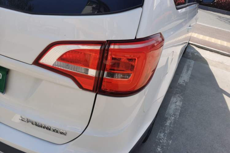 Used Baojun 730 2016 Revised 1.5L Manual Standard Version 7 Seats China V Emission Standard Exterior 3