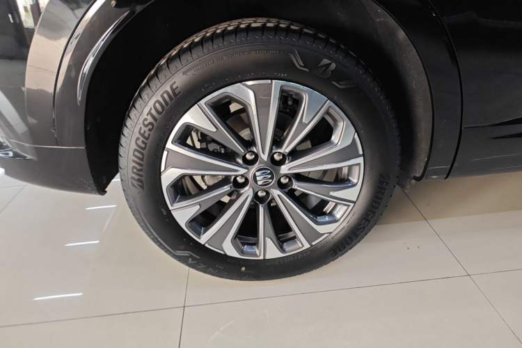 Used Buick Envision 2024 Encore S 25T Ignite Black Style Edition Right Rear Wheel Hub