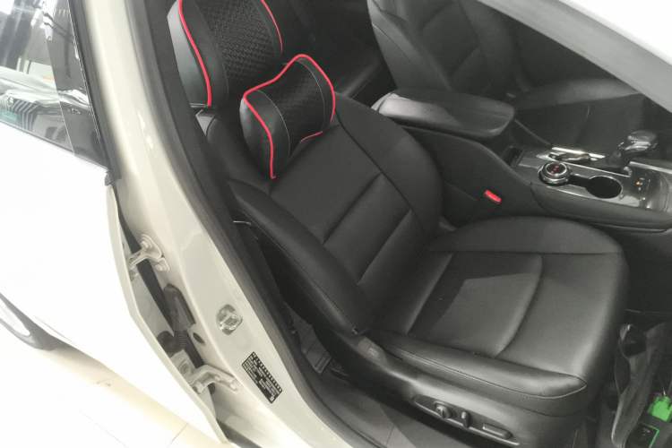 Used Chevrolet Malibu XL 2021 535T Automatic Sport Edition Right Front Seat