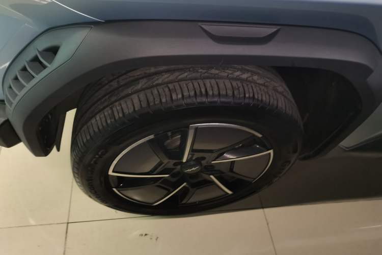 Used Formula Leopard Titanium 3 2025 501 km All-Wheel Drive Intelligent Driving Max Edition Left Front Wheel Hub