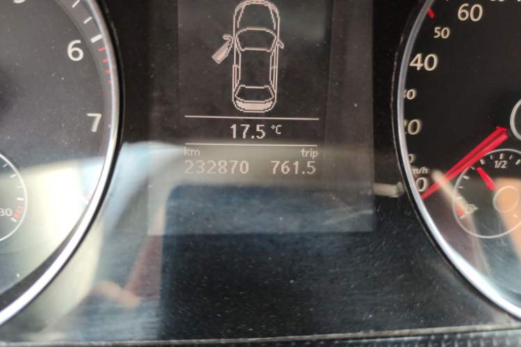 Used Volkswagen Magotan 2012 Revised 1.8TSI Luxury Version Odometer Close Up