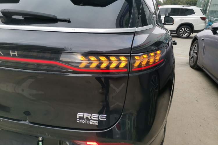 Used VOYAH FREE 2024 Ultra-Long Range Intelligent Driving Version Right Rear Taillight