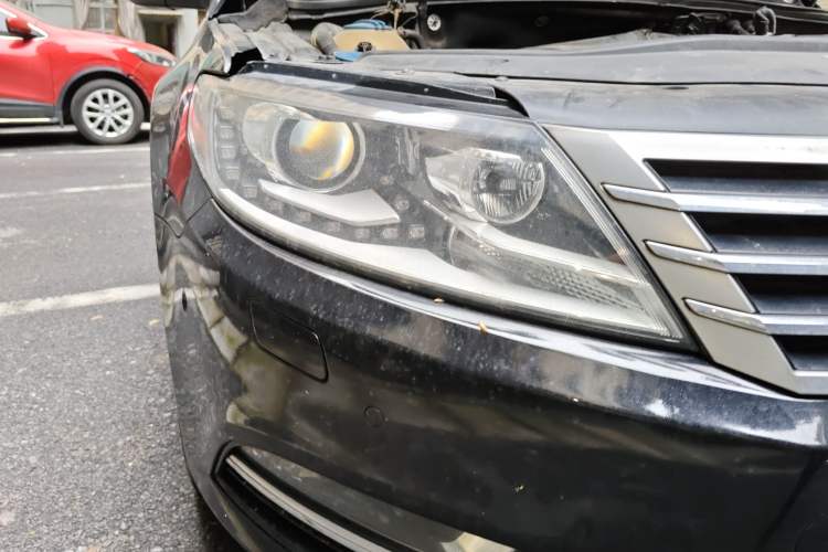 Used Volkswagen FAW-Volkswagen CC 2013 2.0 TSI Luxury Model Right Front Headlight