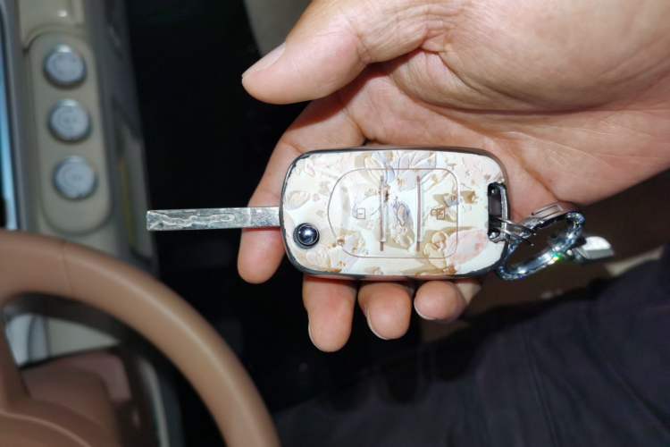 Used Wuling Hongguang MINIEV 2024 3rd Generation 215km Youth Edition Vehicle Key