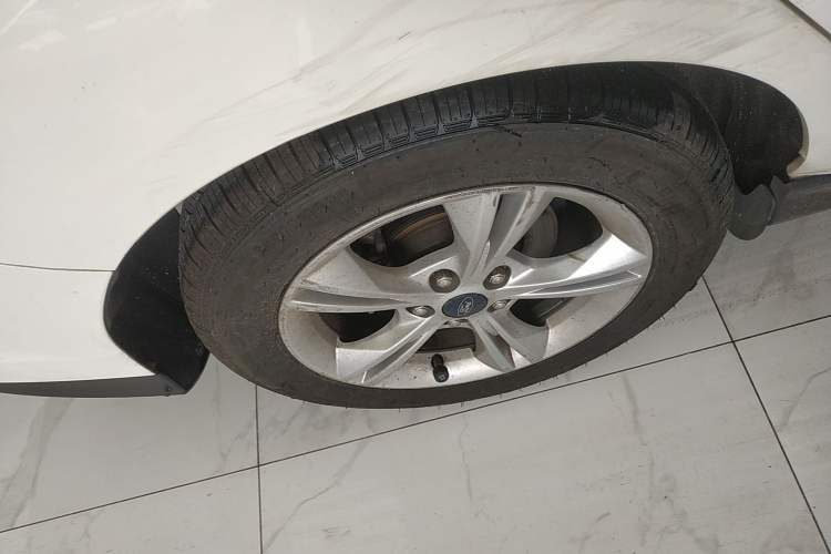 Used Ford Focus 2012 Sedan 1.6L Automatic Fashion Edition