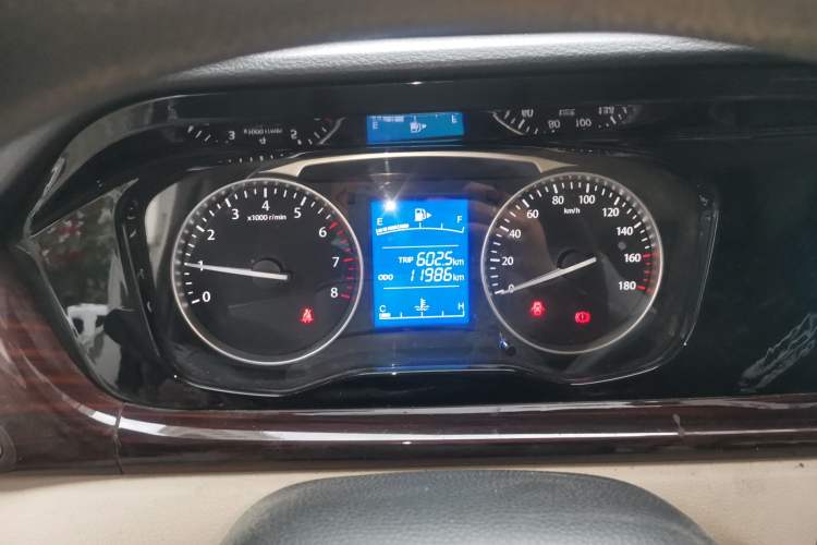 Used CHANGAN KUAYUE Xing V5 2021 1.6L Jinbao Edition Luxury Version DAM16KR
