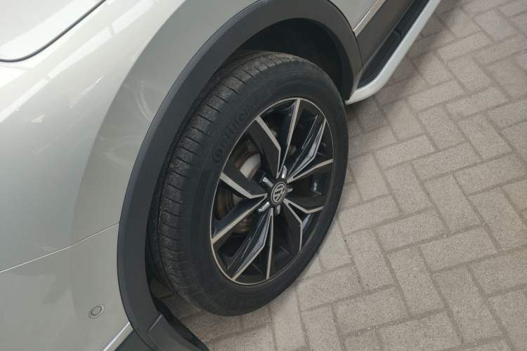 Used Volkswagen Tiguan L 2017 330TSI Automatic Two-Wheel Drive Flagship Edition Right Rear Wheel Hub