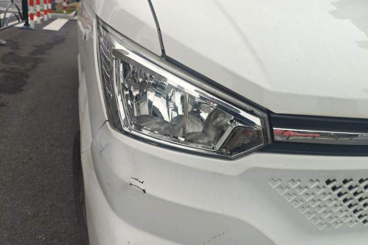 Used Dongfeng Yufeng EM26 2023 Standard Edition 41.472 kWh Henan Lithium Power Right Front Headlight