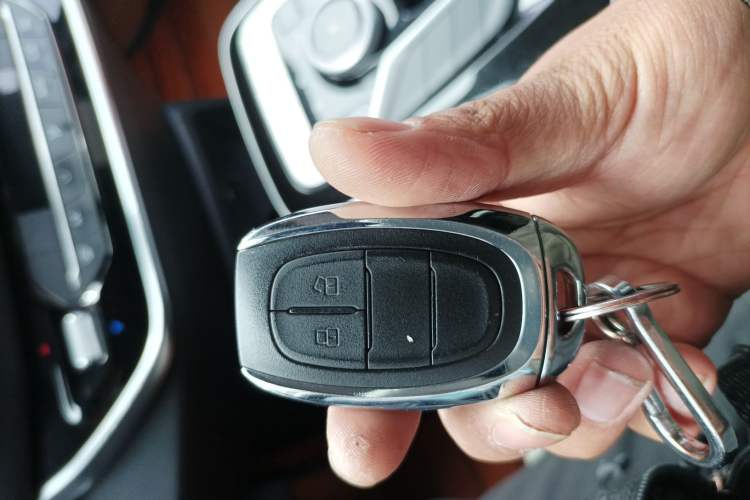 Used SAIC MAXUS G20 2020 2.0T Gasoline Automatic Luxury Edition Vehicle Key