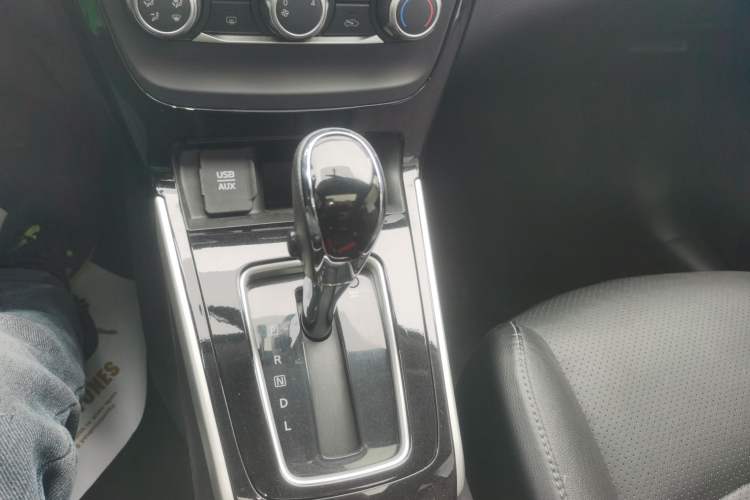 Used Nissan Sylphy 2018 1.6XV CVT Deluxe Edition Gear Lever