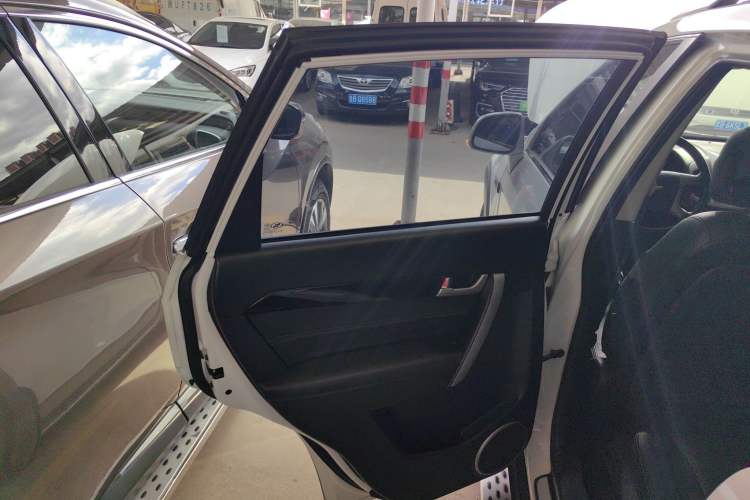 Used Chevrolet Captiva 2017 2.4L 4x4 Flagship Edition 7-Seater