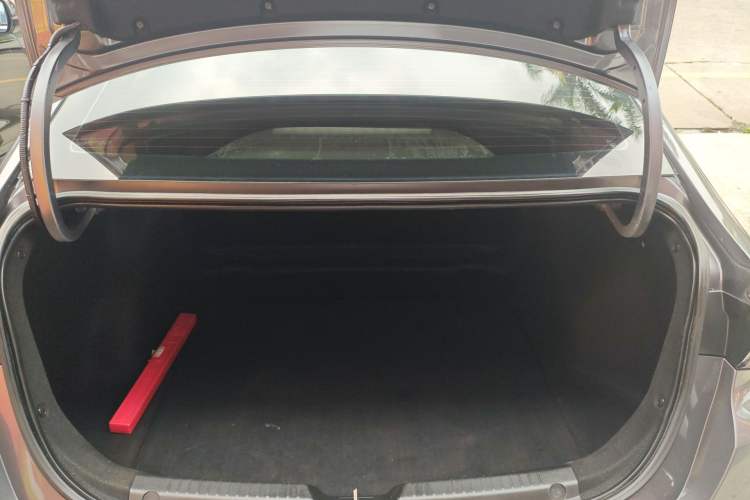 Used GAC Trumpchi EMPOW 2021 270T DCT J15 Version Trunk