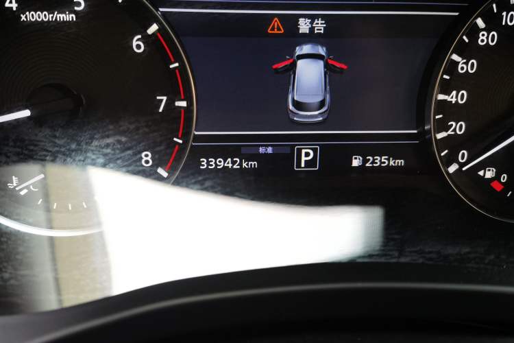 Used Infiniti QX50 2022 2.0T Two-Wheel Drive Fashion Edition Odometer Close Up