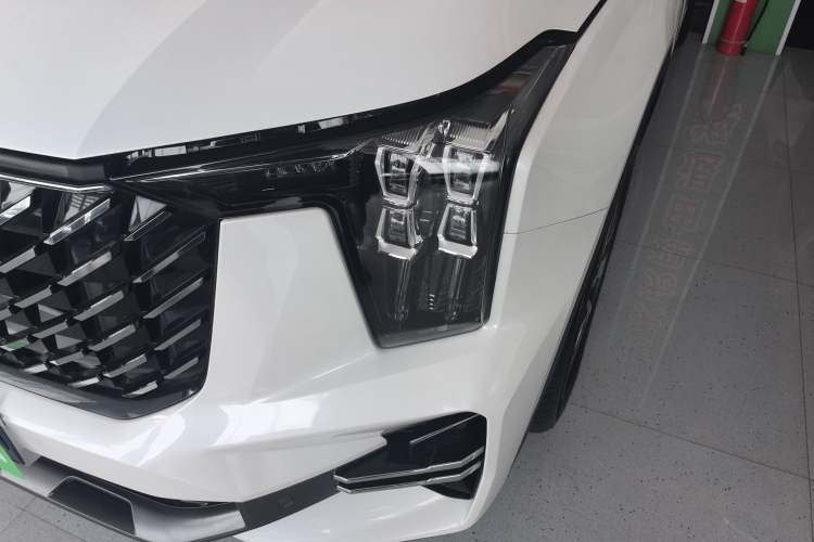 Used GAC Trumpchi GS8 2022 Linghang Series 2.0 TGDI Two-Wheel-Drive Luxury Smart Connectivity Version (7 Seats)
