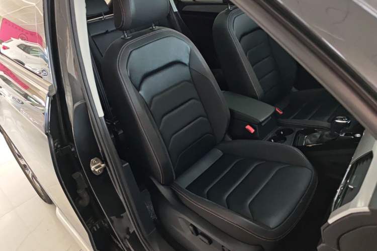 Used Volkswagen Tayron 2019 Teramont Edition 280TSI Two-Wheel Drive Luxury Model China VI Standard Right Front Seat