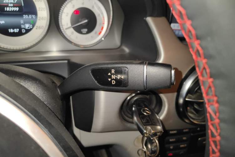 Used Mercedes-Benz GLK-Class 2013 GLK 300 4MATIC Dynamic Sunroof Model