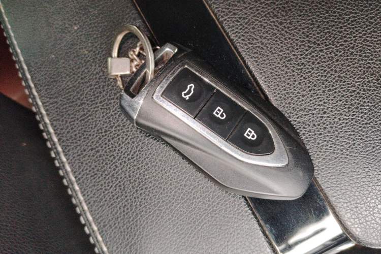 Used Zotye SR7 2016 1.5T Manual Cube Road Edition China V Standard