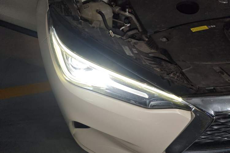 Used Infiniti QX50 2020 2.0T All-Wheel-Drive Elite Version Right Front Headlight