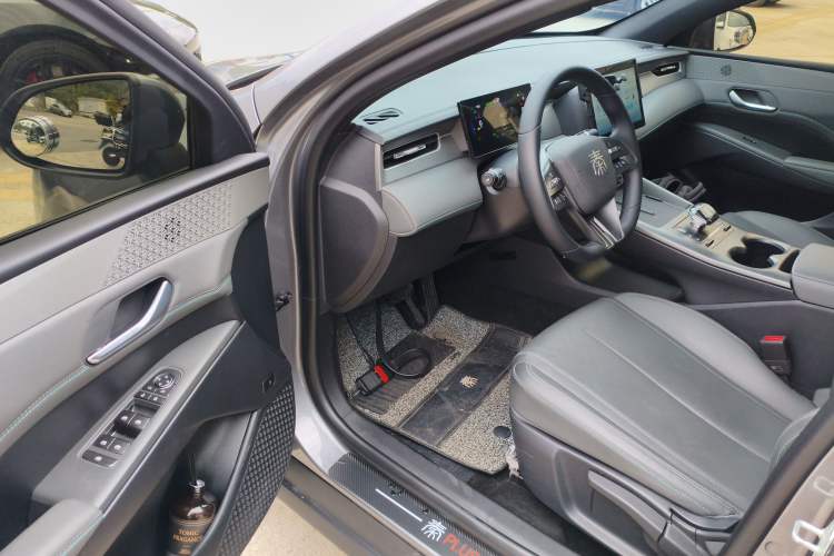 Used BYD Qin PLUS 2025 DM-i Smart Drive 55KM Leading Model