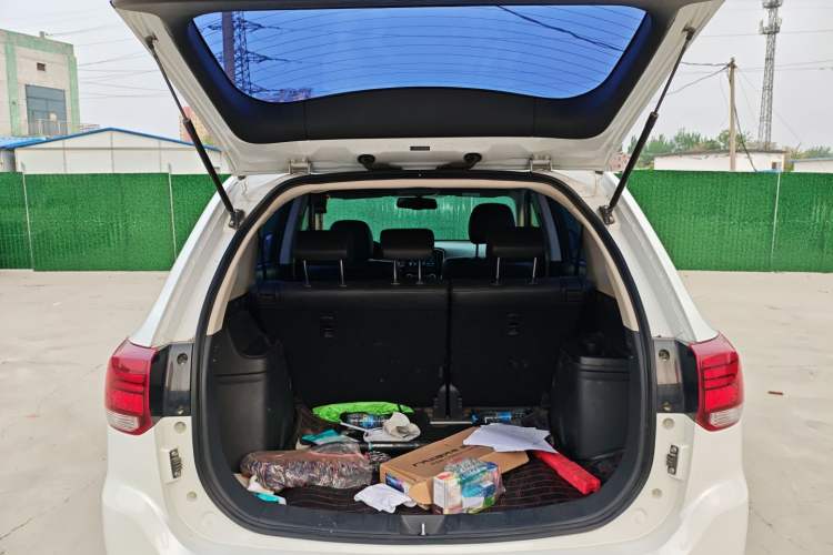 Used Mitsubishi Outlander 2018 2.0L Two-Wheel Drive Glory Edition 5 Seats Trunk