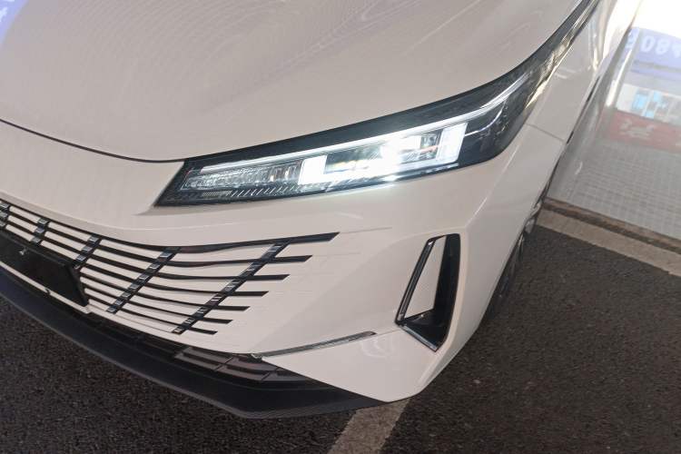 Used CHANGAN Eado PHEV 2025 Smart New Blue Whale 145KM Battleship Edition Left Front Headlight