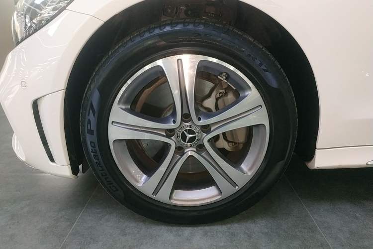 Used Mercedes-Benz C-Class 2020 Restyled C 260 L Sport Edition Left Front Wheel Hub