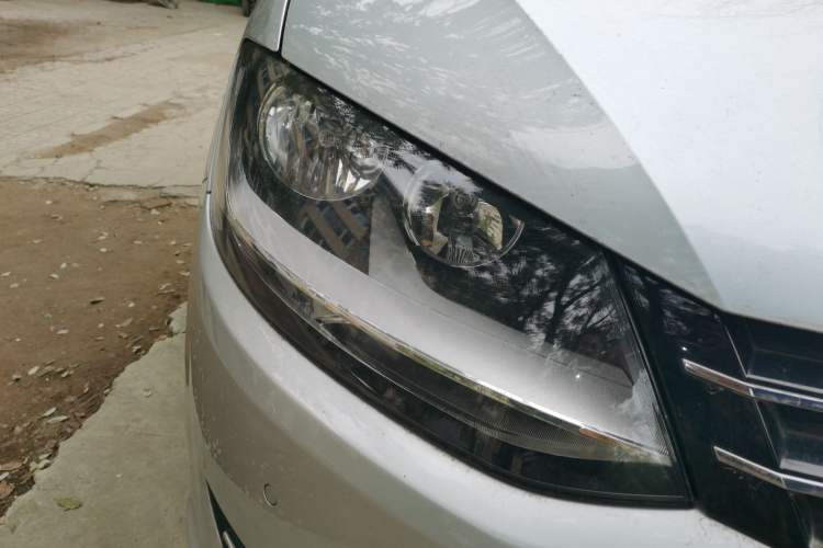 Used Volkswagen Sharan 2015 1.8TSI Comfort Model Right Front Headlight