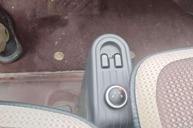 Used Wuling Hongguang MINIEV 2022 Macaron Premium Model – Lithium Iron Phosphate Gear Lever