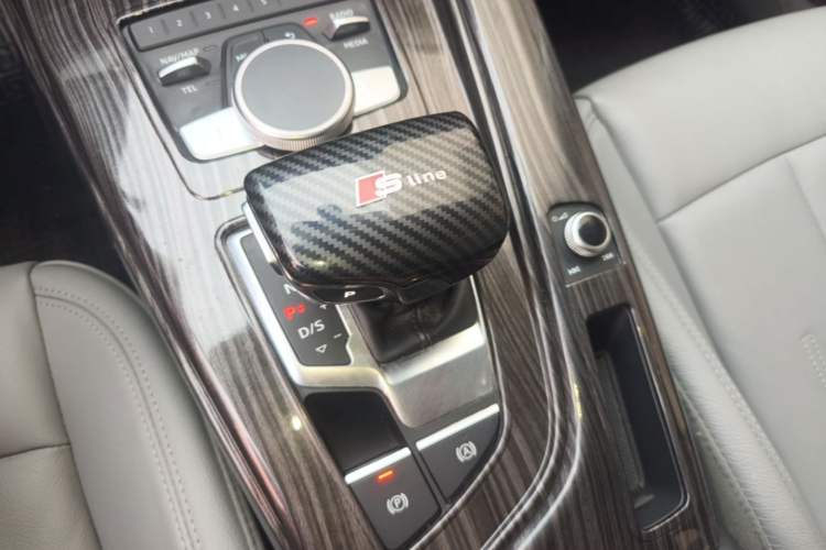 Used Audi A4L 2018 30th Anniversary Edition 40 TFSI Fashion Model
