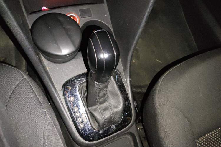 Used Volkswagen Polo 2011 1.6L Automatic ZhiShang Version Gear Lever