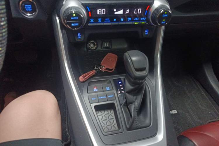 Used Toyota RAV4 2020 2.0L CVT Two-Wheel Drive Fashion Edition
