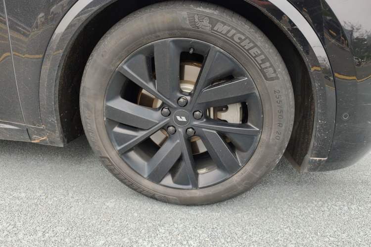 Used Li Auto L8 2023 Pro Model
