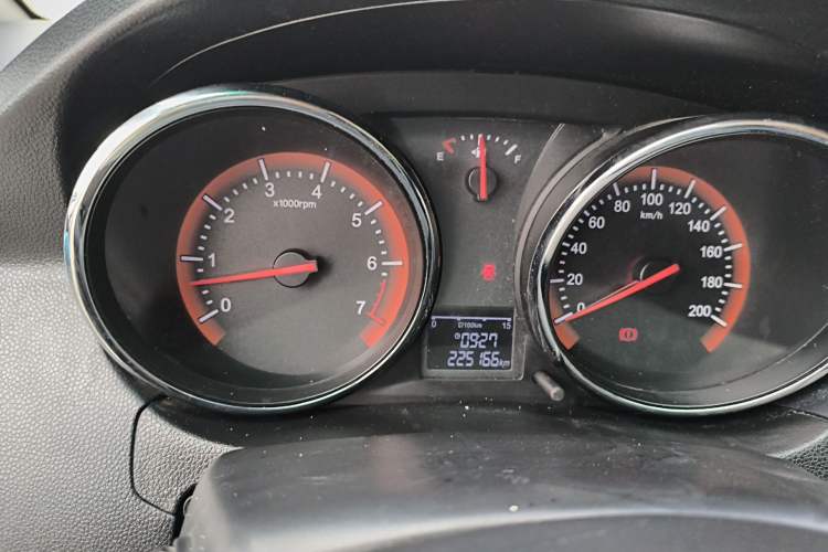 Used Cowin C3R 2015 1.5L Manual Yellow Diamond Edition
