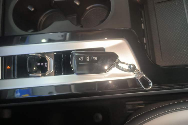 Used Volkswagen Tavendor 2024 330TSI Luxury Touring - All-Inclusive Edition Interior 1