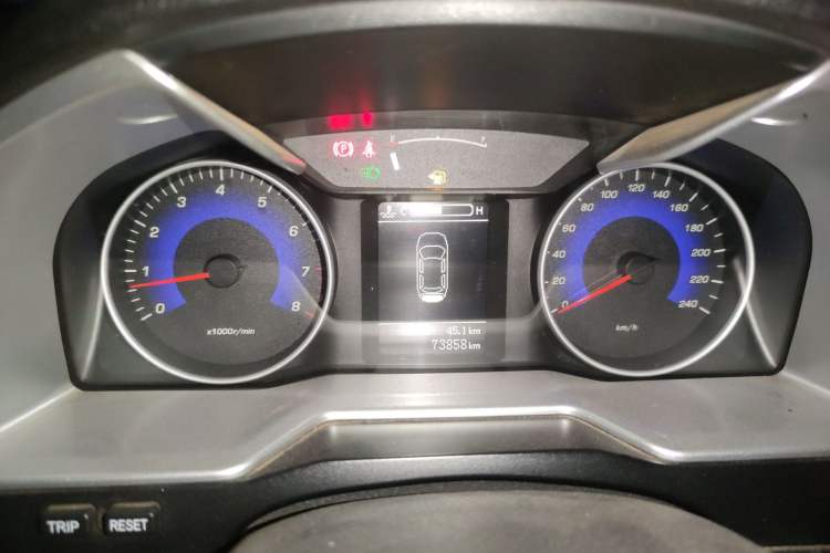 Used Geely Auto Emgrand 2014 Sedan 1.3T Manual Elite Model
